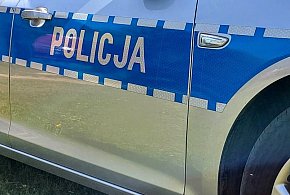 Kolizja na ul. Chotomowskiej w Jabłonnie. Renault wjechało w tył mercedesa
