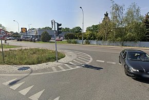 Jabłonna: Kolizja dwóch osobówek na skrzyżowaniu przy Lidlu