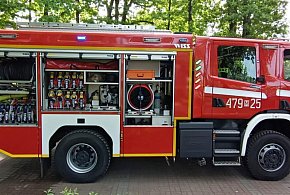 Legionowo: Przy Jagiellońskiej drzewa spadły na samochody