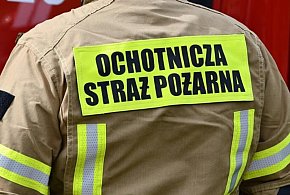 Sami ugasili pożar garażu, później poprosili o pomoc strażaków