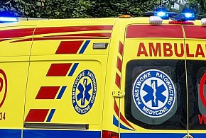 Legionowo: Zderzenie osobówki z busem na Jagiellońskiej. Kierowca kii nie...