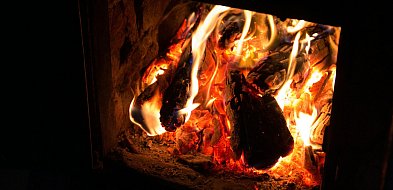 Straż Miejska w Serocku sprawdza, czym mieszkańcy palą w piecach-143262