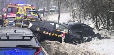 Kolizja na DW632 w Stanisławowie Pierwszym. Dwie osoby przewiezione do szpitali