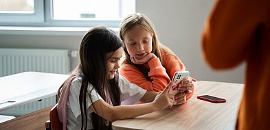 Zakaz telefonów w szkołach? Ministra zapowiada zdecydowany ruch