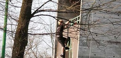 Legionowo: Wieżę na stadionie zabezpieczą płytami. Chodzi o bezpieczeństwo