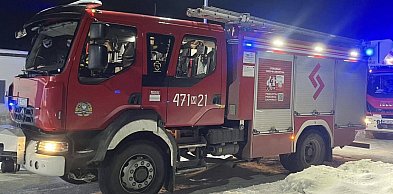 Interwencja przy szkole w Chotomowie. 46-latek doznał urazu nogi