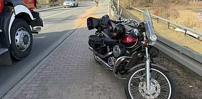 Dębe: Kolizja na DW632. Motocyklista wywrócił się