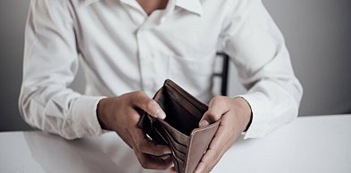 Skąd wziąć pieniądze na nagły wydatek bez zdolności kredytowej w banku?