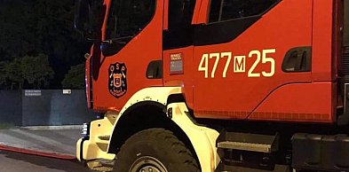 Wólka Radzymińska: Pożar chryslera. Ogień pojawił się pod maską auta