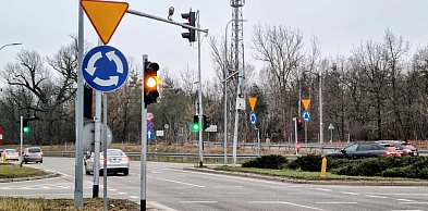 Jabłonna: Kolejna stłuczka na rondzie z kamerami red light