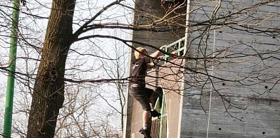 Legionowo: Wieżę na stadionie zabezpieczą płytami. Chodzi o bezpieczeństwo