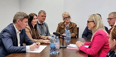Ośrodek dla cudzoziemców w Jachrance jednak nie powstanie? Jest deklaracja Grabca