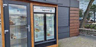 Przypominamy o jadłodzielni w Legionowie. Lodówki stoją na „Moim Rynku”