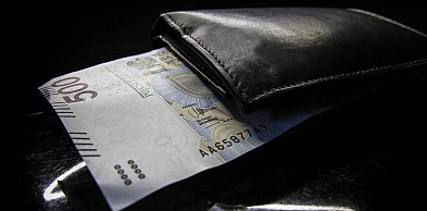 Podniosą próg podatkowy? W portfelach Polaków może zostać więcej pieniędzy