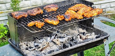 Majówka: Piątkowy grill bez wyrzutów sumienia. Biskup ogłosił dyspensę