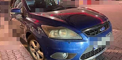 Pijany duet w fordzie. Kierowca miał 2 promile i stracił samochód