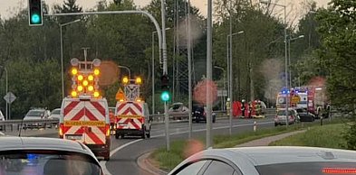 Motocyklista zginął po uderzeniu w bariery. Tragiczny wypadek na DK61