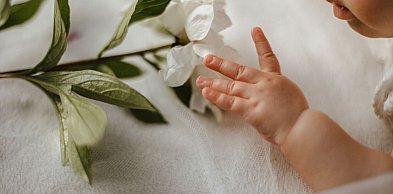 Jak poprosić o bycie rodzicem chrzestnym? Pomysły na wyjątkową prośbę dla...