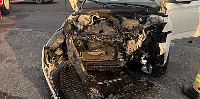 Kolizja na DK62. Kierowca skody zignorował znak STOP, mercedes wpadł do rowu