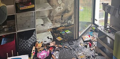 Dąbrowa Chotomowska: Pożar w domu przy Magnolii. Ewakuowało się 9 osób