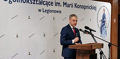 Legionowo: Wicepremier Gawkowski o cyfrowych wyzwaniach. W tle test dla uczniów