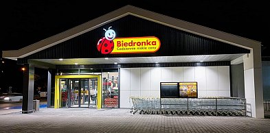 Wbiegł do Biedronki z nożem w ręku. Jest już w rękach policji
