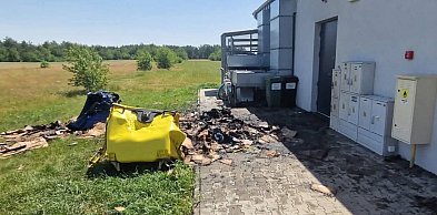 Kałuszyn: Pożar kontenerów przy Pepco. Ogień zagrażał sklepowi