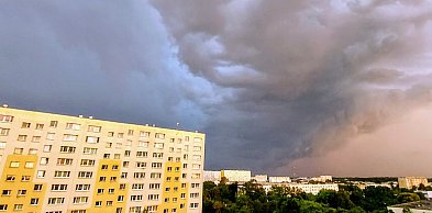 Pomarańczowy alert IMGW dla powiatu. Gwałtowne burze i wiatr nawet do 115 km/h
