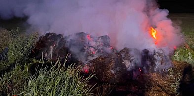 Pożar siana w Wólce Radzymińskiej. Interweniowały cztery zastępy straży pożarnej