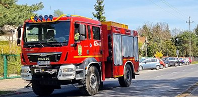 Jabłonna: Pożar kotłowni i garażu przy ul. Szkolnej. Pięć zastępów w akcji