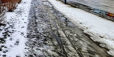 GDDKiA: Priorytet to odśnieżone jezdnie. Oblodzone chodniki przy DK62 poczekają-144019