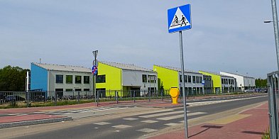 Chotomów: Boisko przy szkole jeszcze nie teraz?-140573
