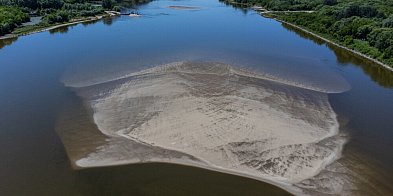 Wisła ma niski stan, ale to wciąż groźna rzeka-140746