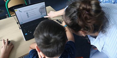 Rewolucja sprzętowa w szkołach. Ministerstwo kupuje 735 tys. urządzeń-142628