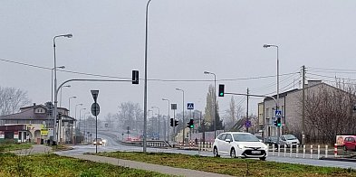 Zegrze Płd: Wyjazd z parkingu przy SKM w stronę...-143202