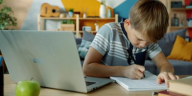 Nieporęt: Szkoły otrzymały sprzęt komputerowy. Do czego posłuży?