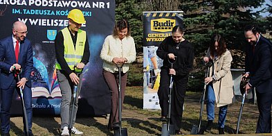 Wieliszew: Rozpoczęła się rozbudowa Szkoły Podstawowej nr 1