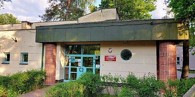 Plac zabaw przy szkole w Józefowie przejdzie modernizację. Będą nowe urządzenia