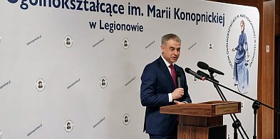 Legionowo: Wicepremier Gawkowski o cyfrowych wyzwaniach. W tle test dla uczniów
