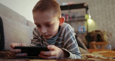 Naukowcy biją na alarm: smartfony szkodzą najmłodszym użytkownikom-141973