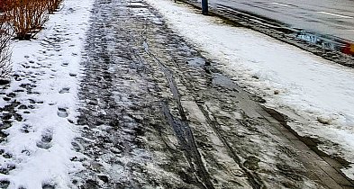 GDDKiA: Priorytet to odśnieżone jezdnie. Oblodzone chodniki przy DK62 poczekają-144019