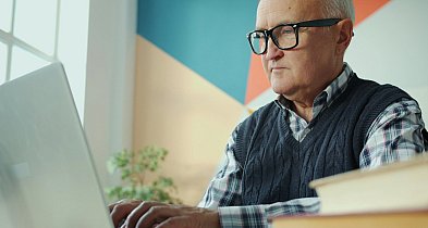 Rekord na rynku pracy. Już co dziesiąty emeryt w Polsce pracuje