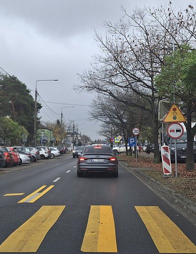 Legionowo: Ruch wahadłowy przy poczcie na Jagiellońskiej. Budują sygnaliza...-142370