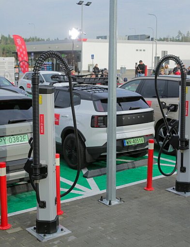 Cena i zasięg wciąż odstraszają od elektryków-143167