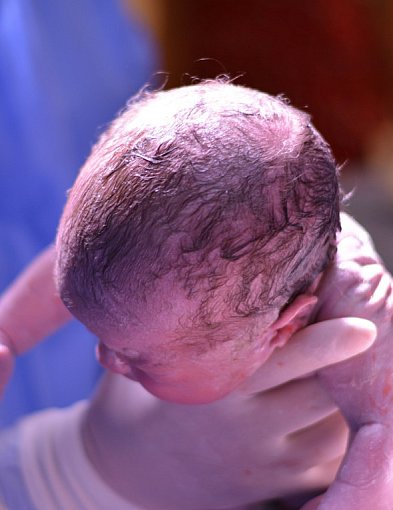 Rząd chce zmian w porodówkach. "Minimum dwa porody dziennie"