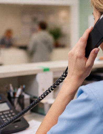 Nie odbierają telefonów w przychodni? "To naruszenie praw pacjentów"