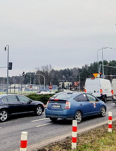 System Red Light w Jabłonnie. Milionowe wpływy z przejazdów na czerwonym