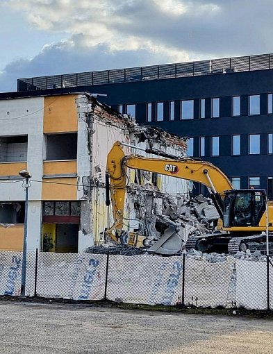 Legionowo: Wyburzają dawną siedzibę sądu i prokuratury [FOTO]