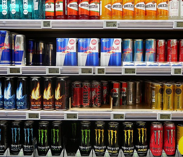 Popularne napoje pójdą ostro w górę. Rząd szykuje podwyżkę VAT-143029