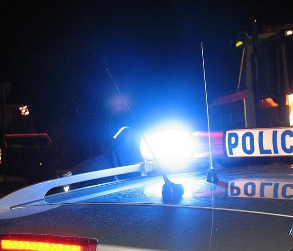 Wólka Radzymińska: Citroen wypadł z drogi. Jedna osoba w szpitalu-143614